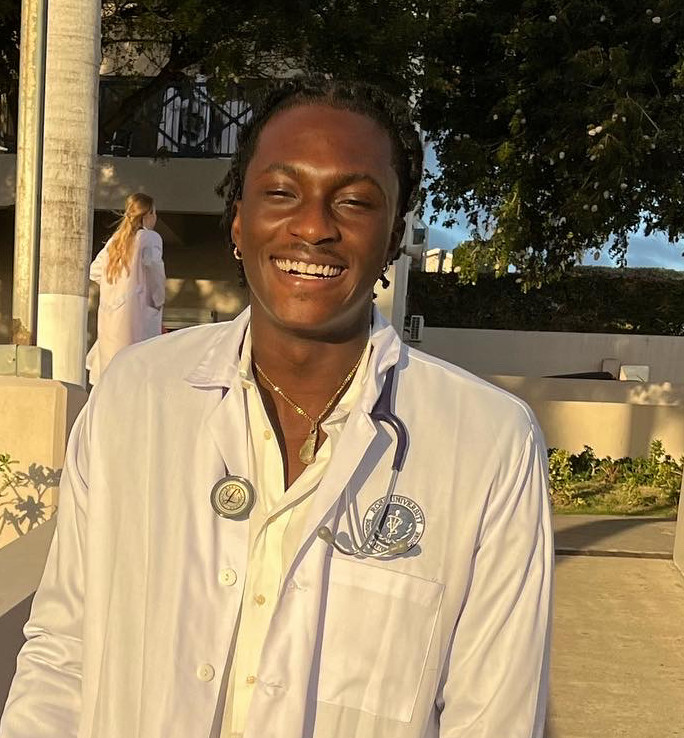 Dumbi  Ogwu, DVM